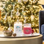 Holiday Cheer - Yankee Candle Signature - średnia świeca z dwoma knotami - 4