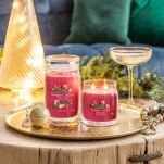 Sparkling Winterberry - Yankee Candle Signature - średnia świeca z dwoma knotami - 3