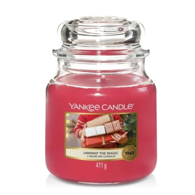 Unwrap the Magic Yankee Candle - średnia świeca zapachowa